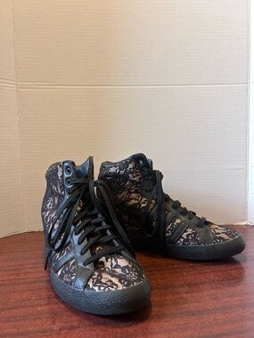 Jeremy Scott x Adidas Lace Profi Wedge Sneaker